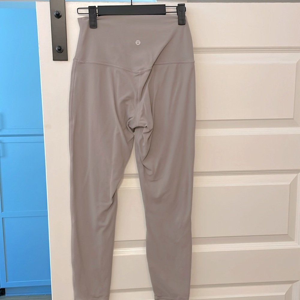 Lululemon leggings size 6, thicker material